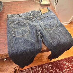 Levi's 502 Jeans
